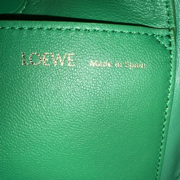 LOEWE Squeeze Mini Green Beaded Leather Bag - Limited Fruit Edition - Picture 8 of 15